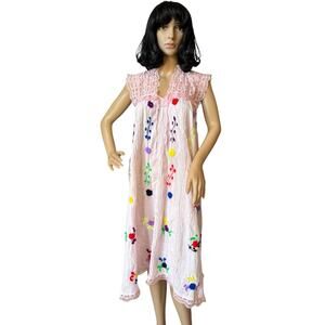 70s Pink Pintuck & Lace, colored embroidered flowers Kaftan Dress size medium